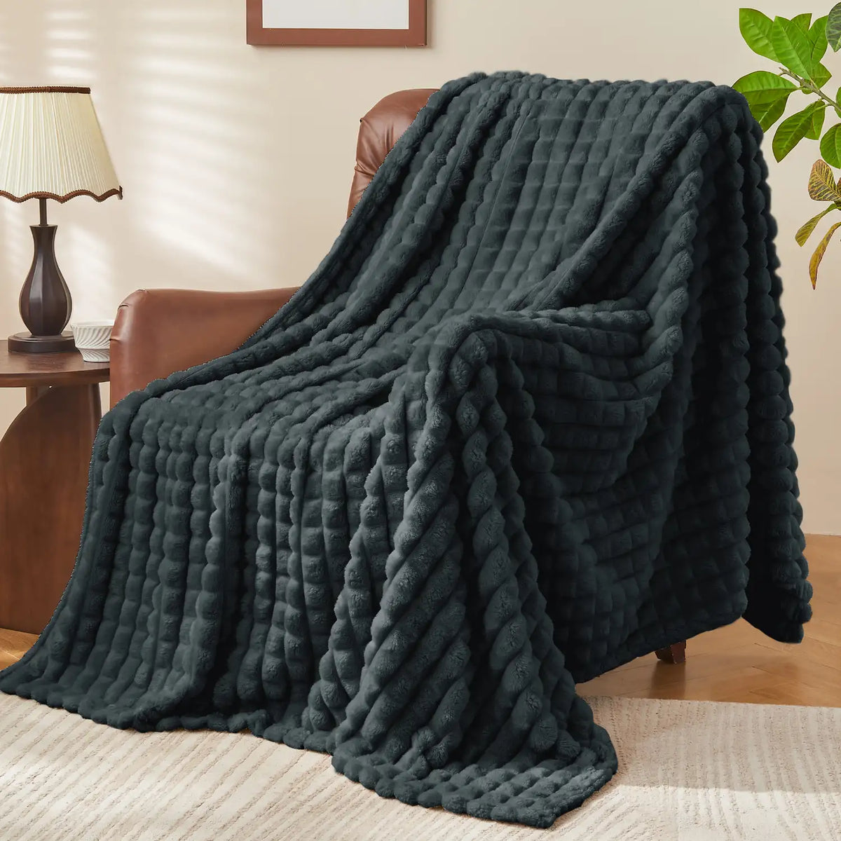 Textured Ribbed Checkered Fleece Throw Blanket – 3D Plush
