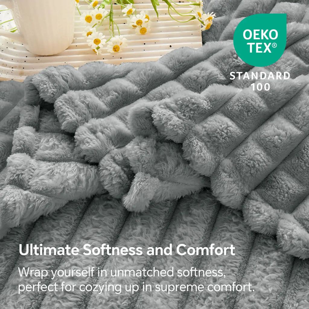 Textured Ribbed Checkered Fleece Throw Blanket – 3D Plush