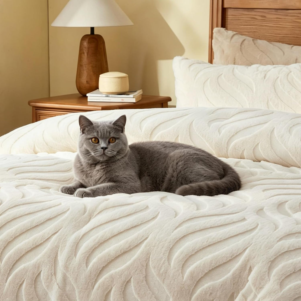 Luxe Flannel Faux Fur Comforter Set – Plush Winter Bedding