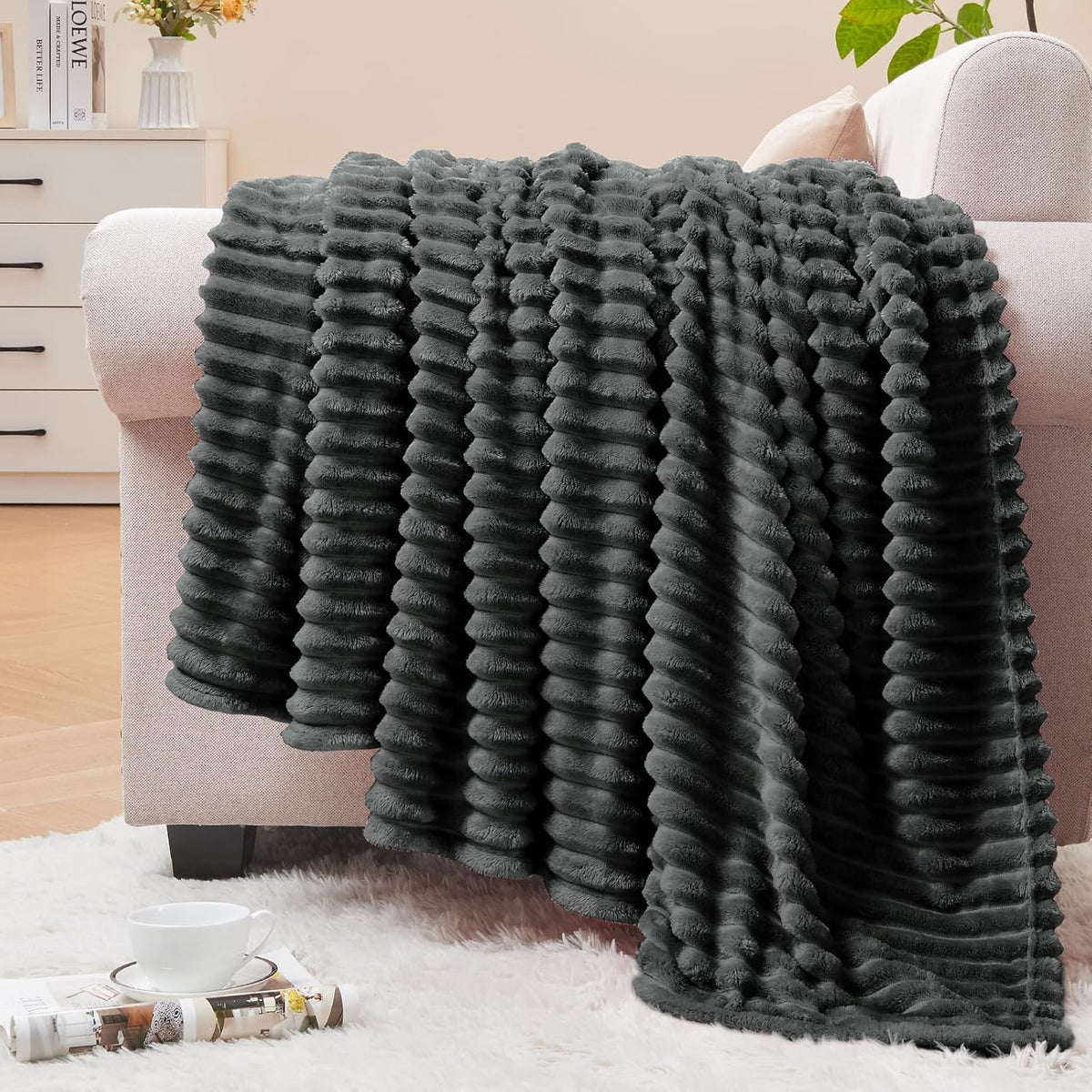 Textured Ribbed Jacquard Fleece Throw Blanket – 3D Plush